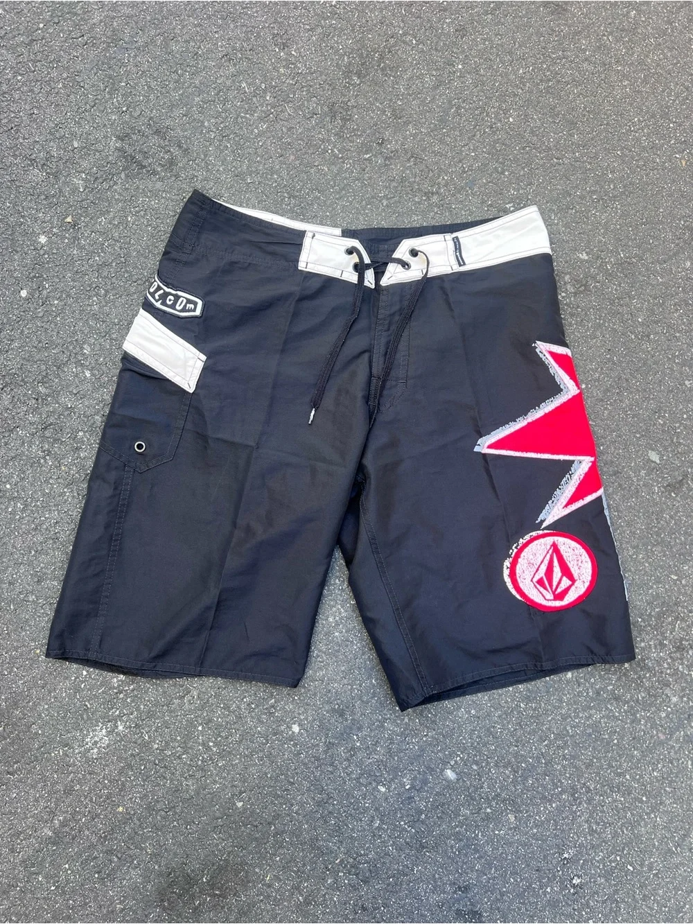 Vintage Volcom Board Shorts Mens 34 Bruce Irons Y2K Embroidered